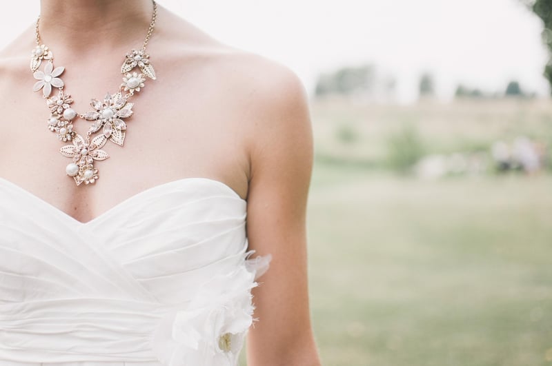 Elegant Veils & Headpieces
